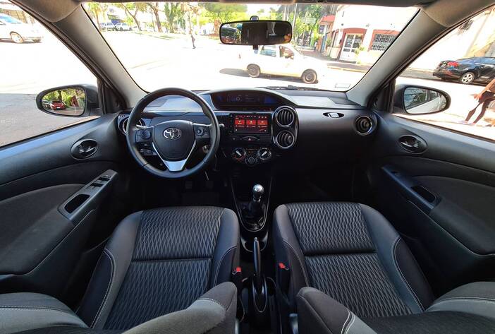 ToyotaEtios2021-Carmakautosusadosmisiones16