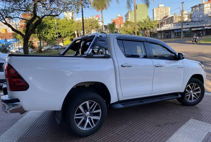 ToyotaHilux-CamionetasUsadas-CarmakPosadasMisiones6