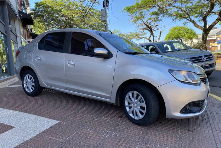 renaultlogan-autosusados-carmakposadasmisiones12