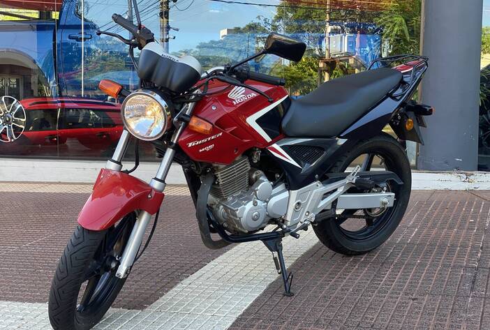 hondacbx-motosusadas-carmakposadasmisiones1