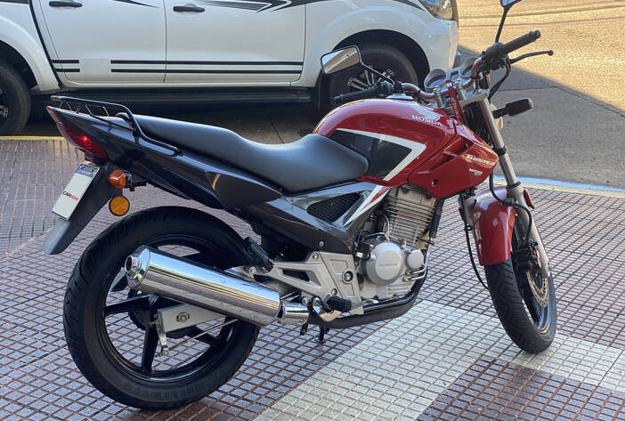 hondacbx-motosusadas-carmakposadasmisiones4