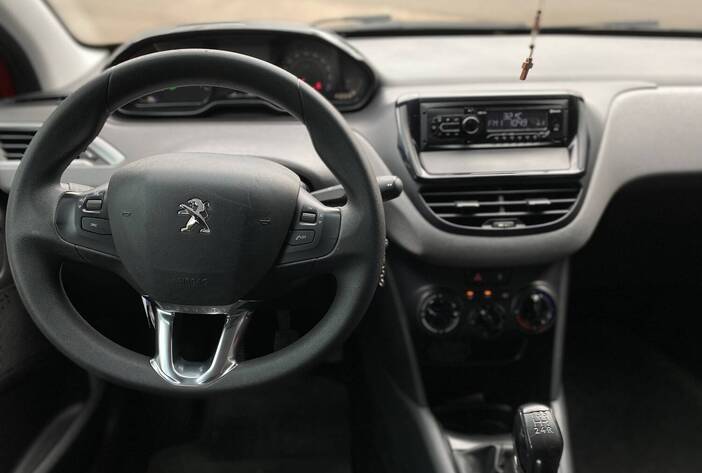 Peugeot208-autosusados-carmakposadasmisiones13