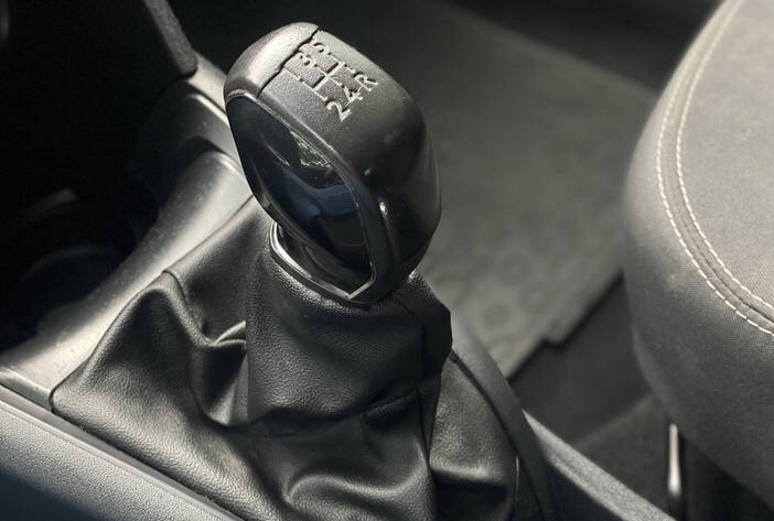 Peugeot208-autosusados-carmakposadasmisiones22