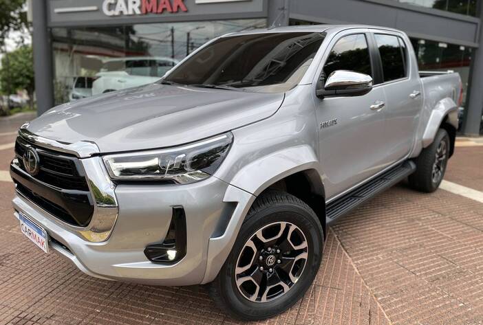 toyotaHiluxSRX-camionetasusadas-carmakposadasmisiones1