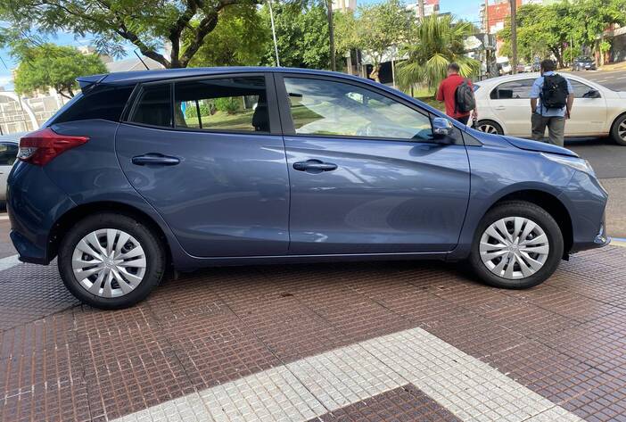 toyotayarisxs-autosusados-carmakposadasmisiones6