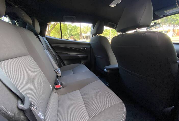 toyotayarisxs-autosusados-carmakposadasmisiones13