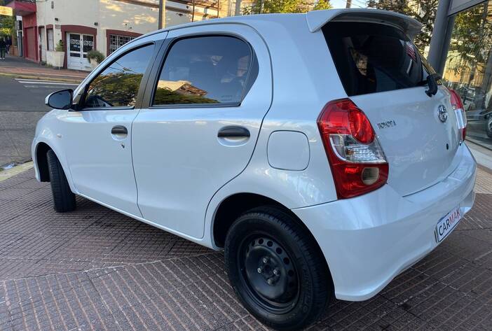 toyotaetios-autosusados-carmakposadasmisiones3