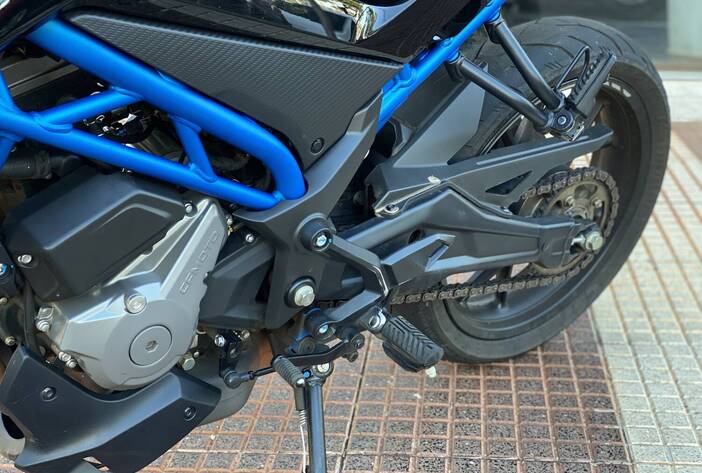 cfmoto300nk-motosusadas-carmakposadasmisiones14