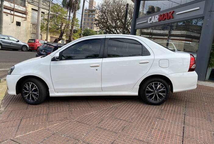 toyotaetios-autosusados-carmakposadasmisiones2
