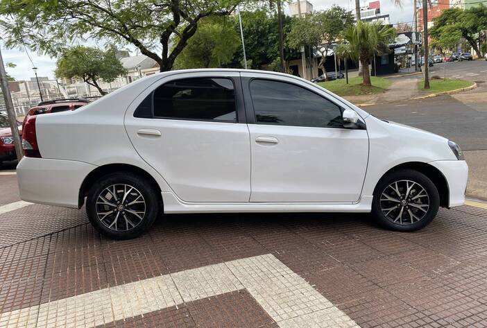 toyotaetios-autosusados-carmakposadasmisiones6