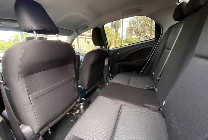 toyotaetios-autosusados-carmakposadasmisiones11