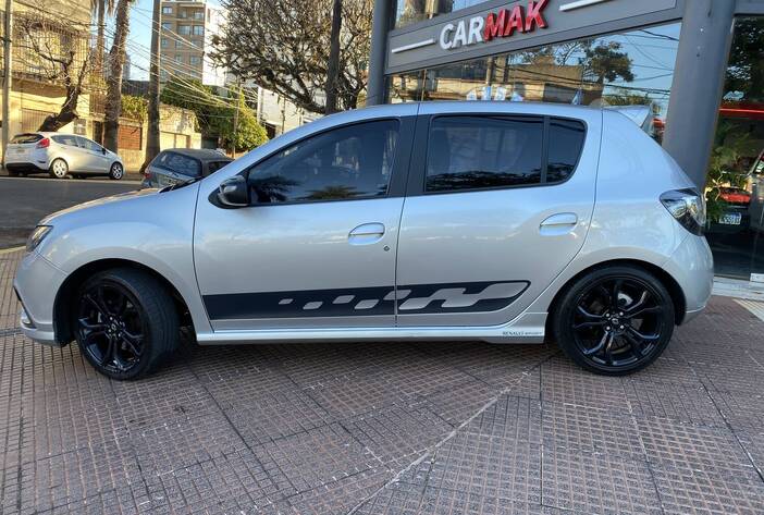 renaultsanderors-autosusados-carmakposadasmisiones2