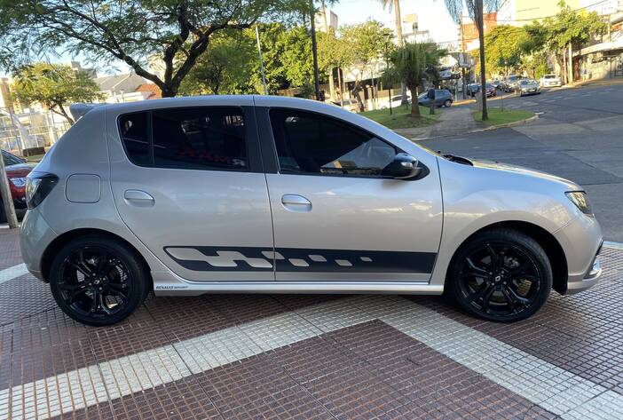 renaultsanderors-autosusados-carmakposadasmisiones6