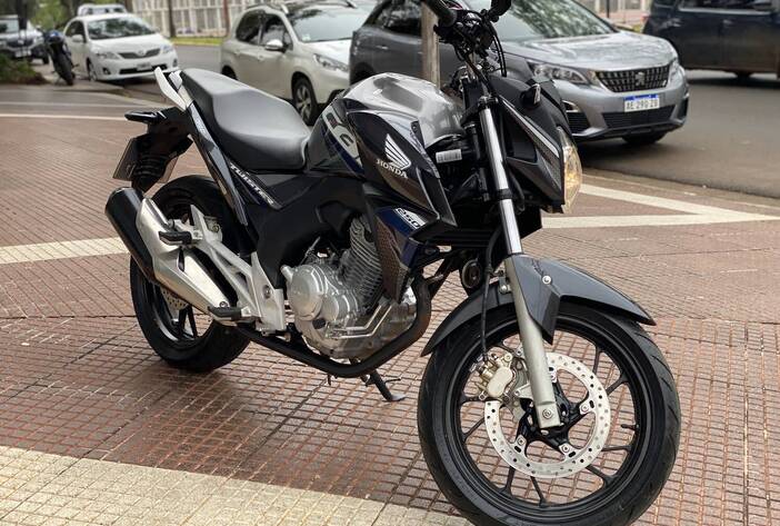 hondatwistercb250-motosusadas-carmakposadasmisiones4