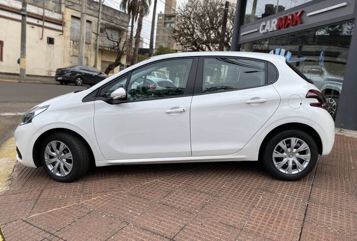 PEUGEOT208-AUTOSUSADOS-CARMAKPOSADASMISIONES2