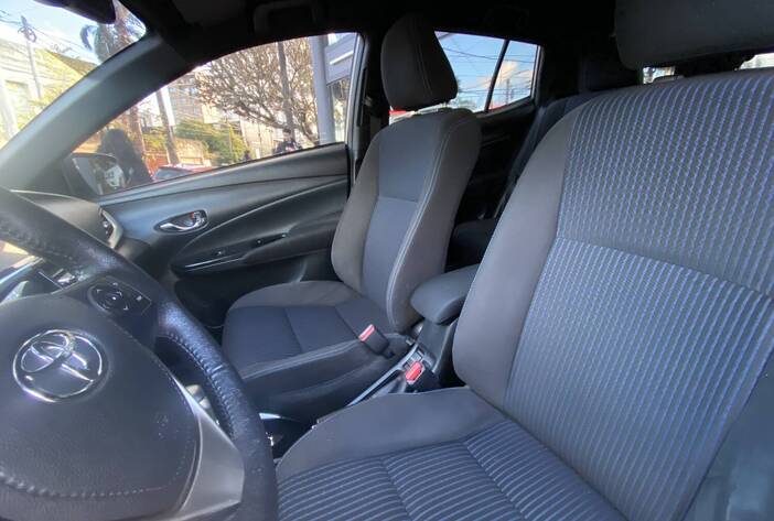 toyotayaris-autosusados-carmakposadasmiisones9
