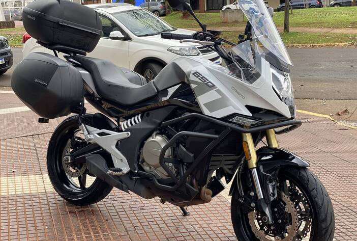 cfmoto650mt-motosusadas-carmakposadasmisiones4