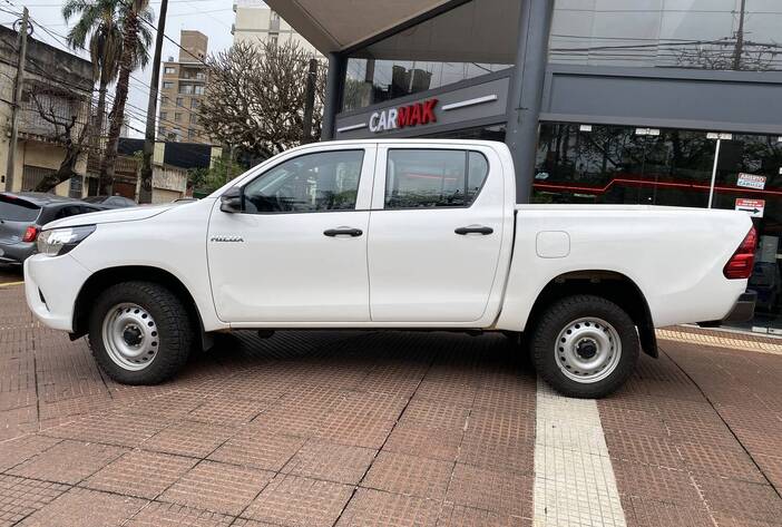 toyotaHilux-camionetausadas-carmakposadasmisiones2