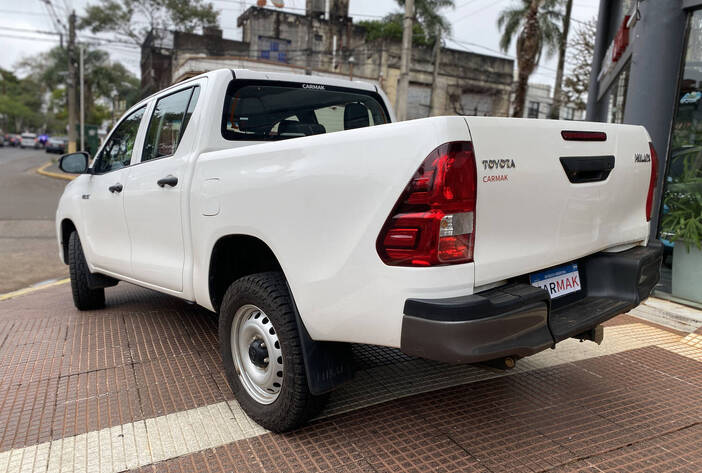 toyotaHilux-camionetausadas-carmakposadasmisiones3