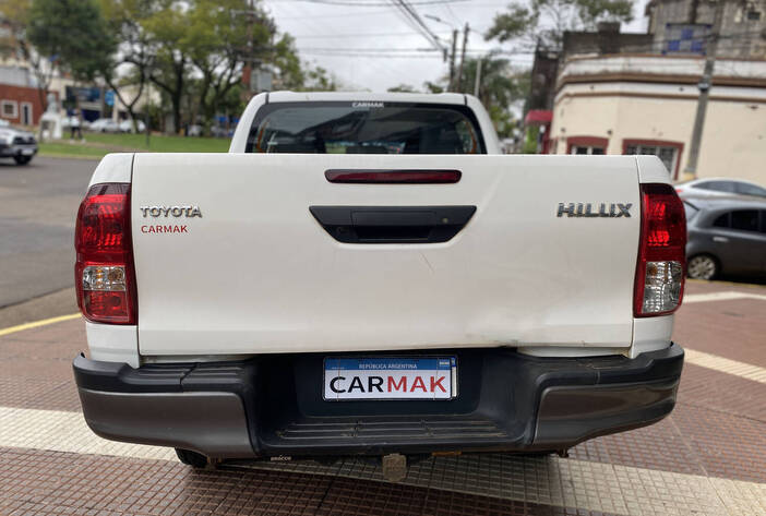 toyotaHilux-camionetausadas-carmakposadasmisiones4