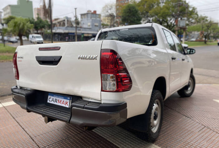 toyotaHilux-camionetausadas-carmakposadasmisiones5