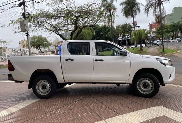 toyotaHilux-camionetausadas-carmakposadasmisiones6