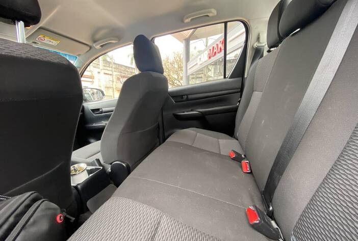 toyotaHilux-camionetausadas-carmakposadasmisiones10