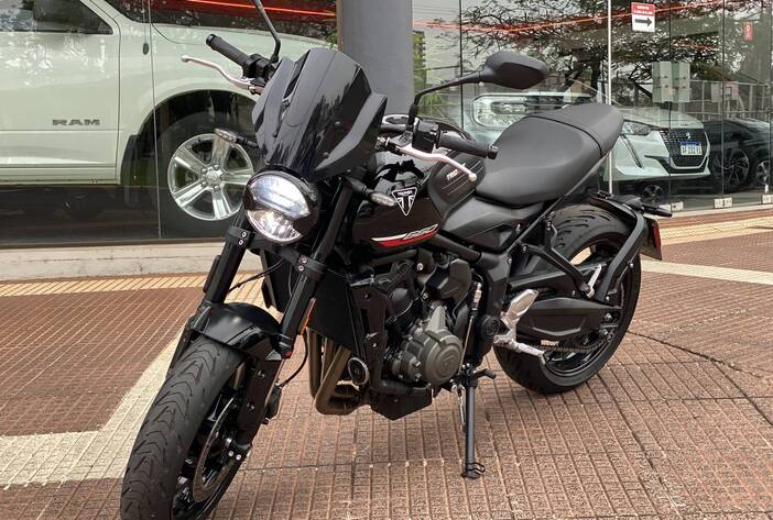 TRIUMPHTRIDENT660-MOTOSUSADAS-CARMAKPOSADASMISIONES1
