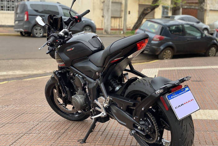 TRIUMPHTRIDENT660-MOTOSUSADAS-CARMAKPOSADASMISIONES3