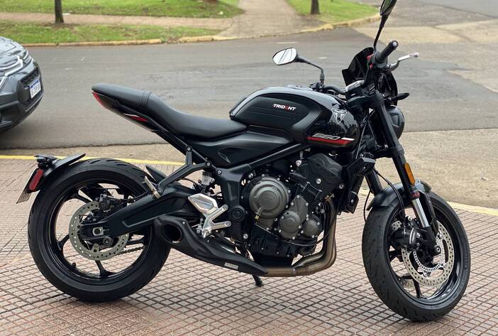 TRIUMPHTRIDENT660-MOTOSUSADAS-CARMAKPOSADASMISIONES5