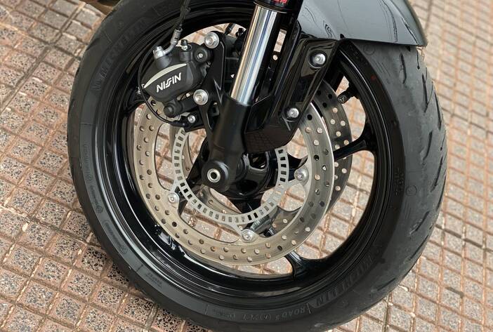 TRIUMPHTRIDENT660-MOTOSUSADAS-CARMAKPOSADASMISIONES7