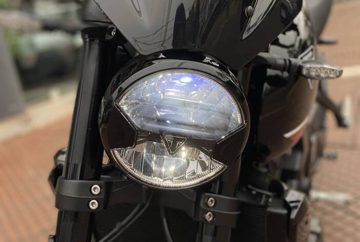 TRIUMPHTRIDENT660-MOTOSUSADAS-CARMAKPOSADASMISIONES9