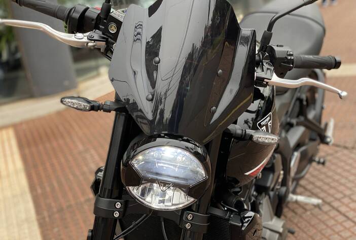 TRIUMPHTRIDENT660-MOTOSUSADAS-CARMAKPOSADASMISIONES10