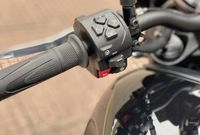 TRIUMPHTRIDENT660-MOTOSUSADAS-CARMAKPOSADASMISIONES14