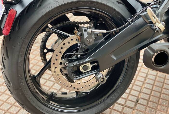 TRIUMPHTRIDENT660-MOTOSUSADAS-CARMAKPOSADASMISIONES17