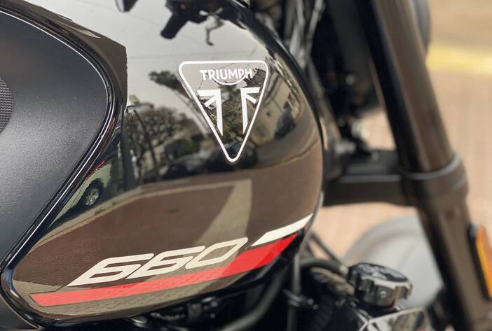 TRIUMPHTRIDENT660-MOTOSUSADAS-CARMAKPOSADASMISIONES19