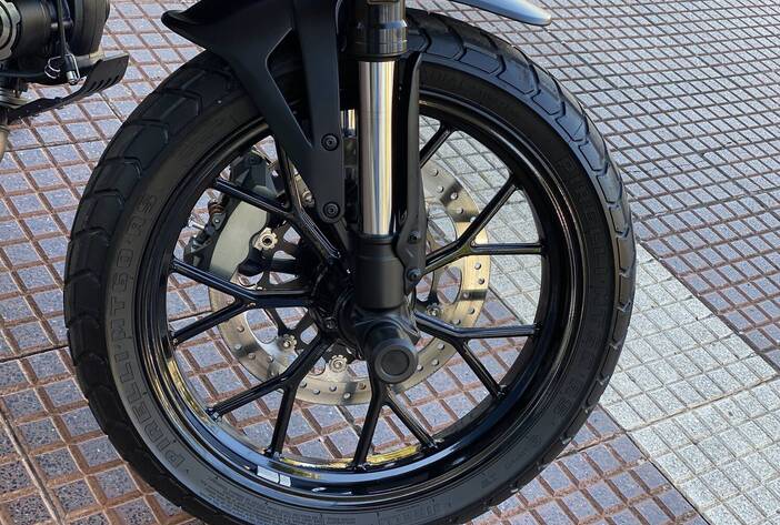 ducatiscrambler-motosusadas-carmakposadasmisiones10