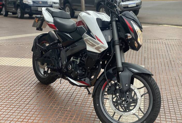 BAJAJROUSERNS160-MOTOSUSADADCARMAKPOSADASMISIONES6