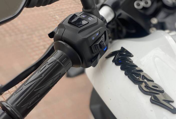 BAJAJROUSERNS160-MOTOSUSADADCARMAKPOSADASMISIONES9