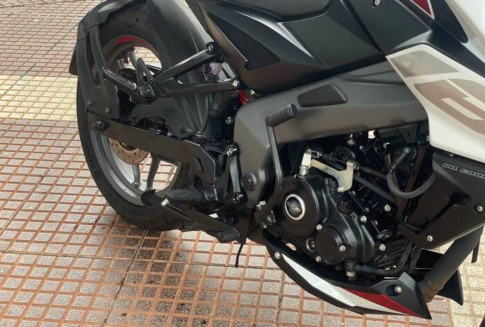 BAJAJROUSERNS160-MOTOSUSADADCARMAKPOSADASMISIONES12